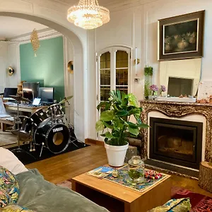https://calm-green-birdsong-near-the-city-center.brusselshotelsbook.com